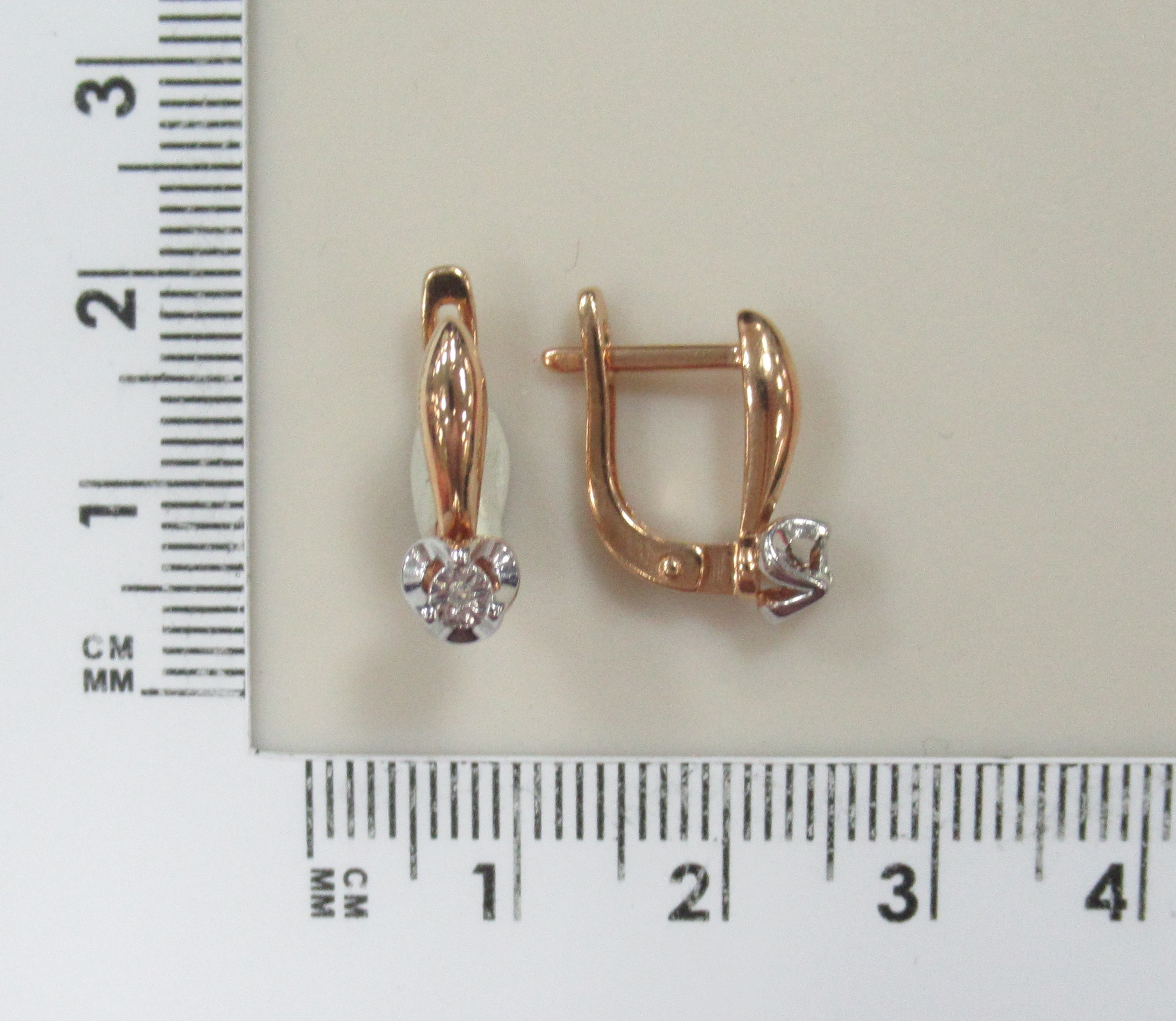 Серебряные серьги с бриллиантами